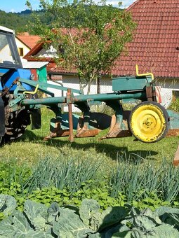 Čtyřradliční pluh za traktor - 12