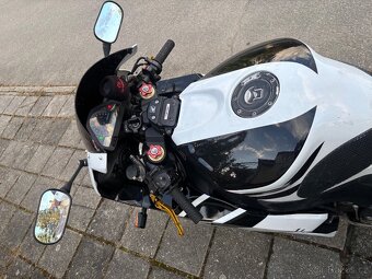 Honda CBR 1000RR Fireblade - 12
