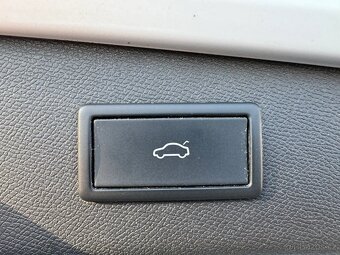 Seat Leon FR 1,4 TSI e-hybrid/panorama/virtual/kamera/Kessy - 12