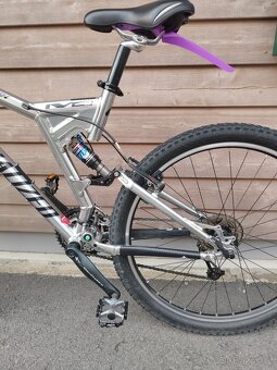 Horské kolo Specialized Stumpjumper M4 stříbrná - 12