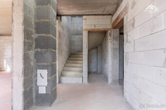 Prodej rodinného domu 5+k,  714 m2, Chlístov - 12