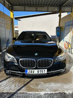 BMW 740d F01 - 12