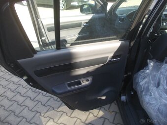Suzuki Swift, 1.3i 4x4 KLIMA,VYHŘ. SEDAČKY - 12