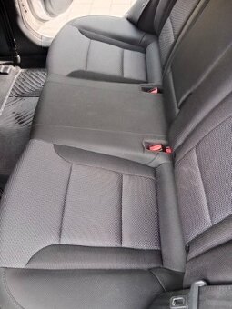 PRODÁM HYUNDAI i40 COMBI 1,7CRDI,104 KW, ČR, SERVISNÍ KNIŽKA - 12