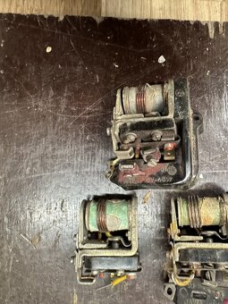 Predám regulátor napatí k zapalovani JAWA ČZ 175 250 350 - 12