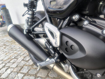 Triumph Speed Twin 1200 - 12