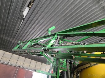 Tažený postřikovač John Deere 840i - 12