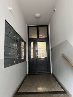 Pronájem bytu 1+kk, 37 m2, Kovářska, P9 - 12