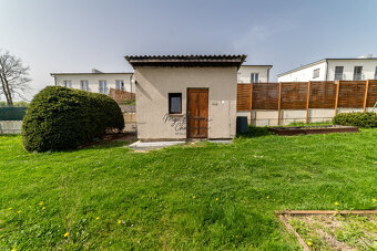 Prodej chaty s možností přestavby na rodinný dům se zahradou - 12