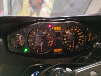Suzuki GSX 1300 R - 12