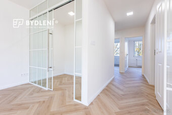 Kompletně zrekonstruovaný designový byt 3+kk (76 m²) s nadst - 12