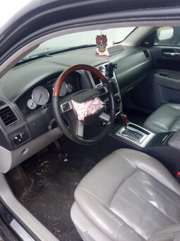 Chrysler 300C - 12
