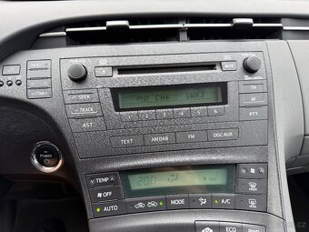 TOYOTA PRIUS 1.8 HYBRID //2011 147.800 KM 1.MAJITEL SERVISKA - 12