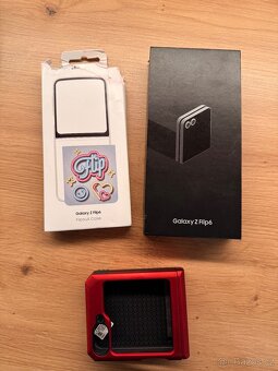 Samsung Z Flip 6 256GB - 12