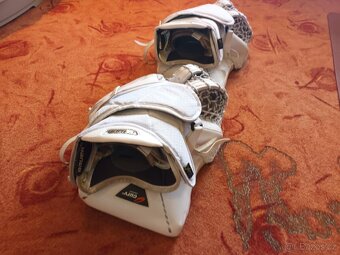 Brankářská lapačka Bauer Vapor Hyperlite (1. řada), 2 kusy - 12