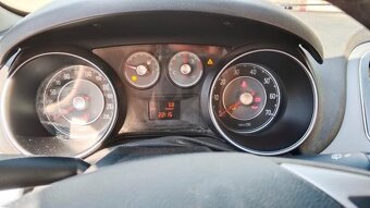 Fiat Punto EVO 1.4 55 kw RV:2009 - 12