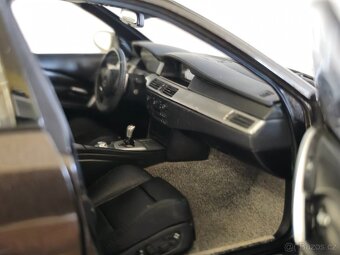 BMW E60 M5 1:18 Kyosho - 12