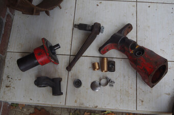 MF70 náhradní díly, z rozebraného stroje MF-70 - 12