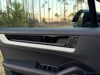 Porsche cayenne coupe 2024 - 12