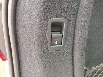 Audi A4 Avant 2.0TDI 140kW Aut. Matrix Press&Drive Qi Tažné - 12