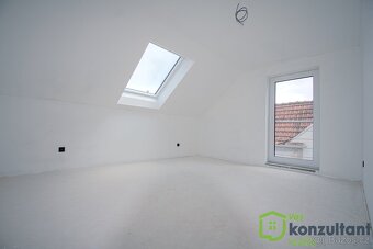 Moderní nízkonákladová novostavba 5+kk s terasou v Moravském - 12