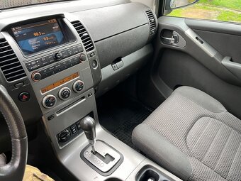 Nissan Pathfinder 2.5 128kw 4x4  7míst - 12