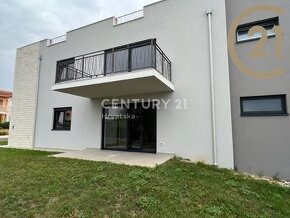 Prodej bytu 4+kk (95 m2) s terasou a dvorem (165 m2), 500 m  - 12