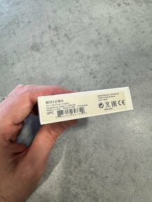 Originální Apple adaptér, kabel, sluchátka a další - 12