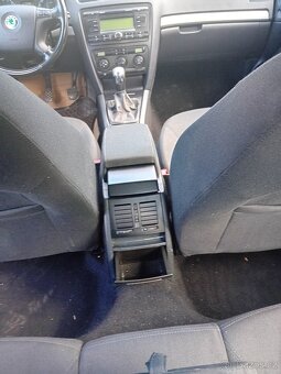 Octavia 2 1.9 tdi - 12