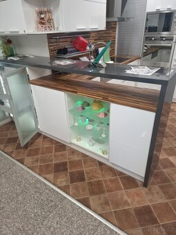 Bílá lesk MDF fólie - 12