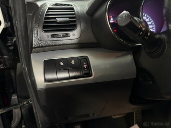 Kia Sorento 2,2 CRDI PREMIUM AUTOMAT KAMERA KEYLESS TOP - 12