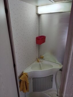 Karavan Knaus pro 5 osob - 12