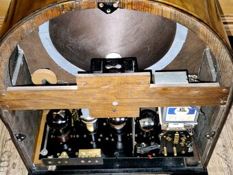Starožitné rádio Telefunken 33WEa, rok 1930 - 12