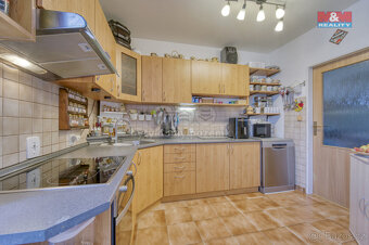 Prodej bytu 3+1, 90 m², Město Touškov, ul. Partyzánská - 12