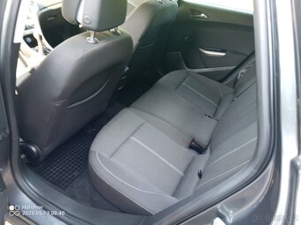 Opel Astra 106.000 km 2012  1.4 T benzín 1. Majitel . xenony - 12