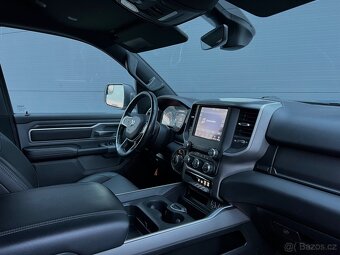 DODGE RAM 1500 BIGHORN 5,7 V8 HEMI 295kw - 12