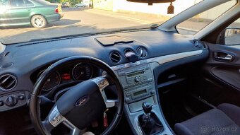 Ford S-Max - 12