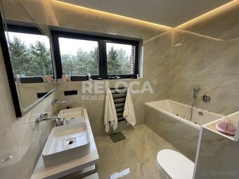 Dvojdům, novostavba a rekonstruovaný RD, 2x 200m2, pozemek 7 - 12