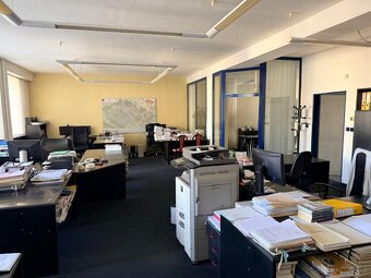 Obchodní a kancelářské prostory na náměstí v Bruntále - 12