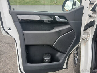 Volkswagen Multivan 2.0 TDi Higline 7 míst - 12