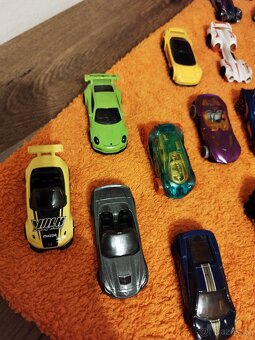 Hot wheels autíčka 36 ks - 12