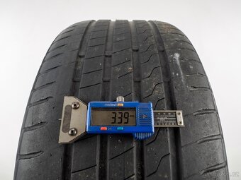 Volkswagen Passat - Originání 17" alu kola - Letní pneu - 12