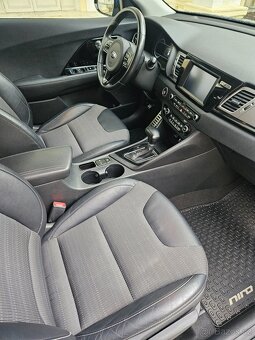 Kia Niro Hybrid 1.6 GDI 77 kW Automat 2018 1. maj. Nové ČR - 12