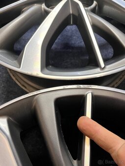 5x114,3 R17 Originál alu Toyota Avensis - 2017 - 12