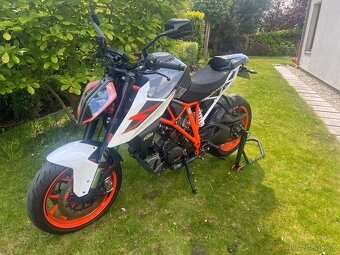 KTM Superduke 1290 R TOP STAV - 12