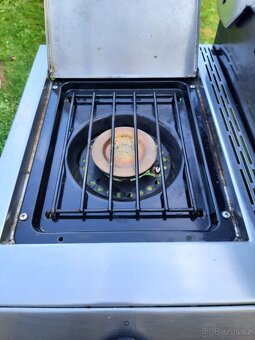Prodám gril Charbroil 4hořákový - 12