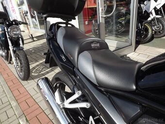 Suzuki GSX 1250FA - 12