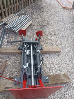 Hydraulický zemní protlak - 12