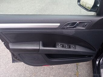 ŠKODA Superb 2 combi 2.0 TDI CR 103kW DSG NAVIGACE KRÁSNÝ. - 12