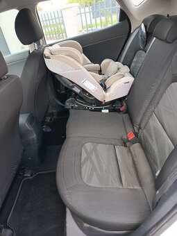 Kia Cee'd hatchback - 12